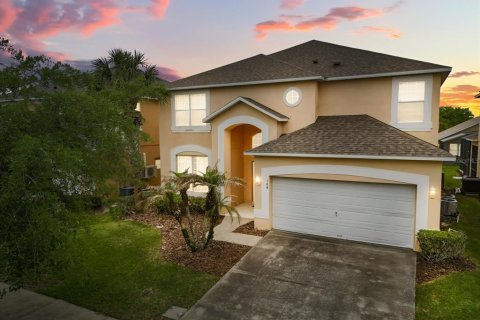 House in Kissimmee, Florida 7 bedrooms, 263.29 sq.m. № 2211774 - photo 3