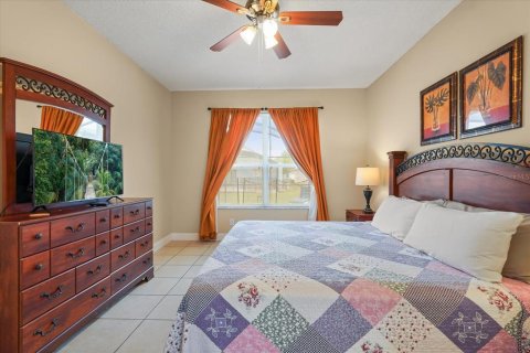 House in Kissimmee, Florida 7 bedrooms, 263.29 sq.m. № 2211774 - photo 25