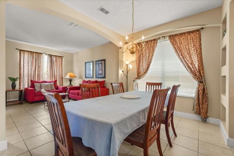 House in Kissimmee, Florida 7 bedrooms, 263.29 sq.m. № 2211774 - photo 12