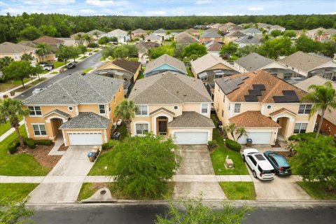 House in Kissimmee, Florida 7 bedrooms, 263.29 sq.m. № 2211774 - photo 2