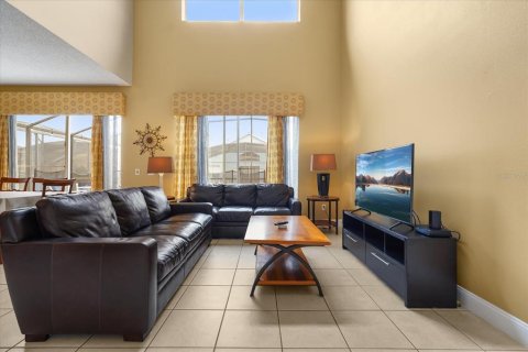 House in Kissimmee, Florida 7 bedrooms, 263.29 sq.m. № 2211774 - photo 20