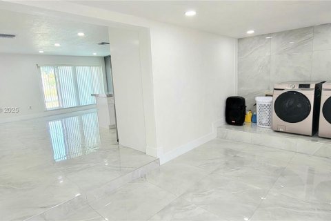 Villa ou maison à vendre à Miami Gardens, Floride: 3 chambres, 127.09 m2 № 1951218 - photo 21