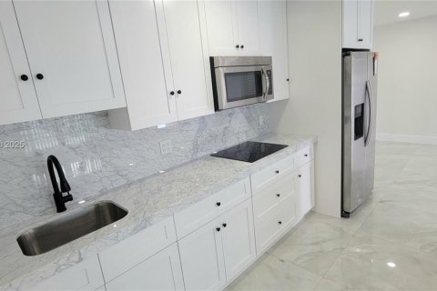 Villa ou maison à vendre à Miami Gardens, Floride: 3 chambres, 127.09 m2 № 1951218 - photo 10