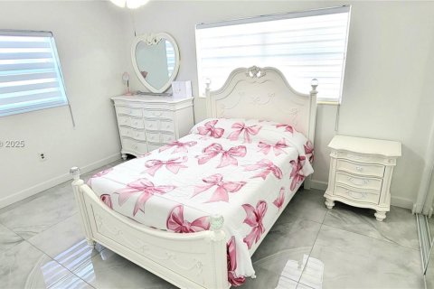 Villa ou maison à vendre à Miami Gardens, Floride: 3 chambres, 127.09 m2 № 1951218 - photo 14