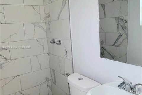 Villa ou maison à vendre à Miami Gardens, Floride: 3 chambres, 127.09 m2 № 1951218 - photo 26