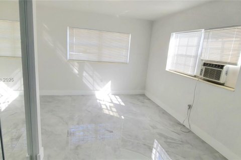Villa ou maison à vendre à Miami Gardens, Floride: 3 chambres, 127.09 m2 № 1951218 - photo 25