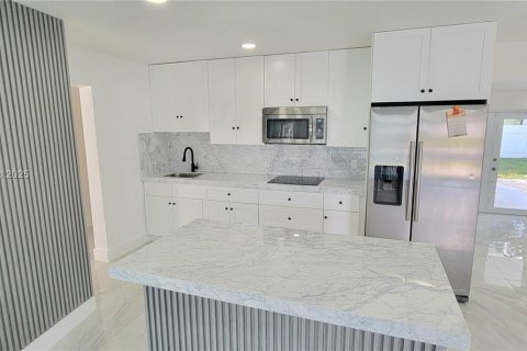 Villa ou maison à vendre à Miami Gardens, Floride: 3 chambres, 127.09 m2 № 1951218 - photo 8