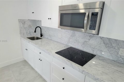 Villa ou maison à vendre à Miami Gardens, Floride: 3 chambres, 127.09 m2 № 1951218 - photo 11