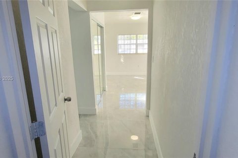 Villa ou maison à vendre à Miami Gardens, Floride: 3 chambres, 127.09 m2 № 1951218 - photo 22