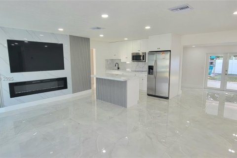 Villa ou maison à vendre à Miami Gardens, Floride: 3 chambres, 127.09 m2 № 1951218 - photo 4