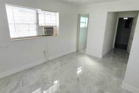 Villa ou maison à vendre à Miami Gardens, Floride: 3 chambres, 127.09 m2 № 1951218 - photo 23