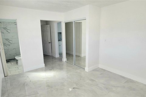 Villa ou maison à vendre à Miami Gardens, Floride: 3 chambres, 127.09 m2 № 1951218 - photo 24
