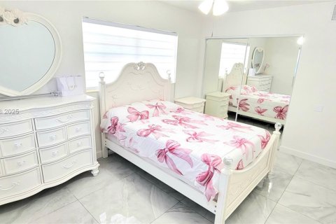 Villa ou maison à vendre à Miami Gardens, Floride: 3 chambres, 127.09 m2 № 1951218 - photo 15