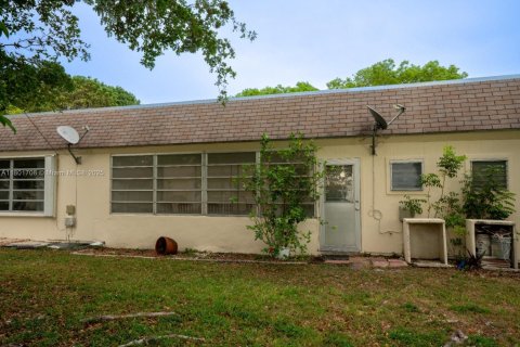 Condo in Miami, Florida, 1 bedroom  № 1689323 - photo 19