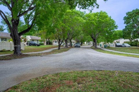 Condo in Miami, Florida, 1 bedroom  № 1689323 - photo 21