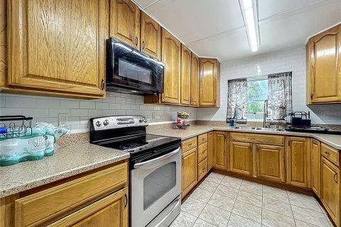 Villa ou maison à vendre à Sanford, Floride: 2 chambres, 78.04 m2 № 2310026 - photo 7