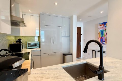 Купить кондоминиум в Майами-Бич, Флорида 1 спальня, 67.17м2, № 1984624 - фото 13