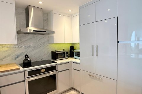 Купить кондоминиум в Майами-Бич, Флорида 1 спальня, 67.17м2, № 1984624 - фото 11