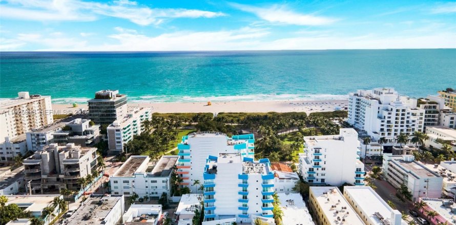 Кондоминиум с 1 спальней в Майами-Бич, Флорида № 1984624