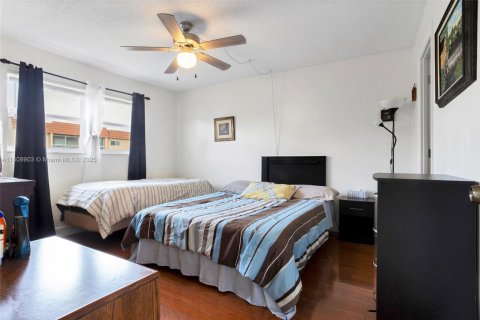Condo in Sunrise, Florida, 2 bedrooms № 1959910 - photo 19
