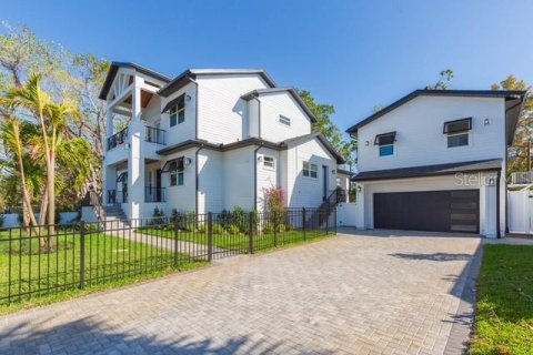 Casa en alquiler en Saint Petersburg, Florida, 4 dormitorios, 314.94 m2 № 1910517 - foto 3