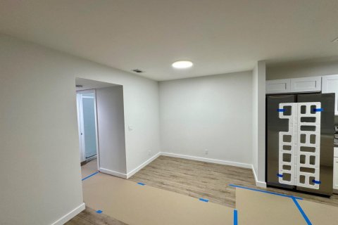 Condo in St. Lucie, Florida, 2 bedrooms № 2246266 - photo 4