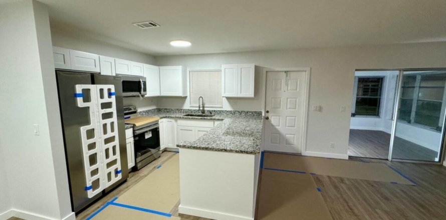 Condo in St. Lucie, Florida, 2 bedrooms № 2246266