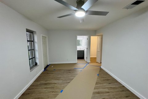 Condo in St. Lucie, Florida, 2 bedrooms № 2246266 - photo 12