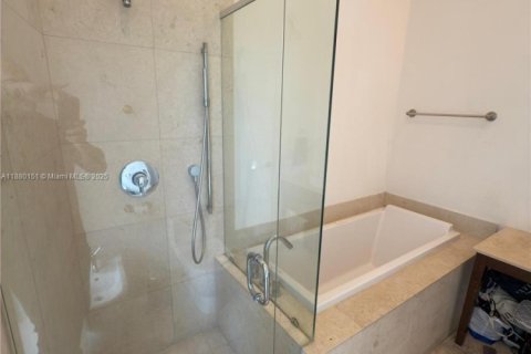 Condominio en alquiler en Miami, Florida, 2 dormitorios, 94.02 m2 № 1977544 - foto 8