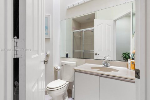 Condominio en venta en Vero Beach, Florida, 3 dormitorios, 198.44 m2 № 1775253 - foto 17