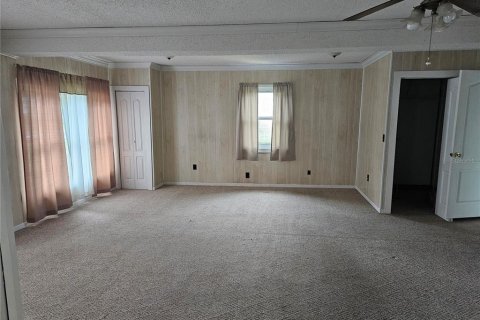 House in Auburndale, Florida 3 bedrooms, 189.8 sq.m. № 2108658 - photo 7