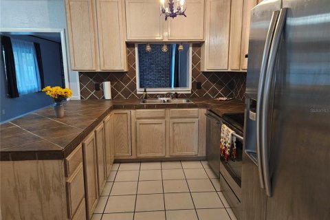 House in Auburndale, Florida 3 bedrooms, 189.8 sq.m. № 2108658 - photo 2