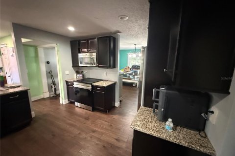 Villa ou maison à vendre à Tampa, Floride: 3 chambres, 221.48 m2 № 2419148 - photo 3