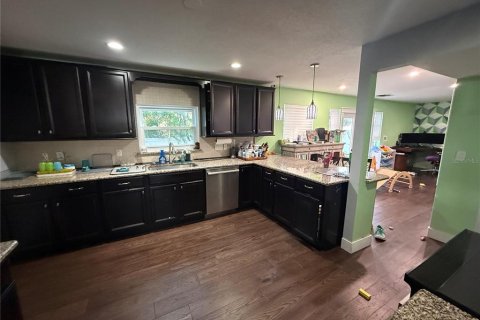 Villa ou maison à vendre à Tampa, Floride: 3 chambres, 221.48 m2 № 2419148 - photo 24