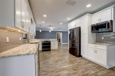 Villa ou maison à vendre à Sarasota, Floride: 4 chambres, 236.99 m2 № 2314923 - photo 16