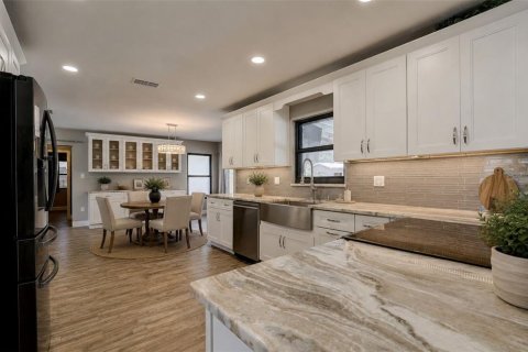 Villa ou maison à vendre à Sarasota, Floride: 4 chambres, 236.99 m2 № 2314923 - photo 17