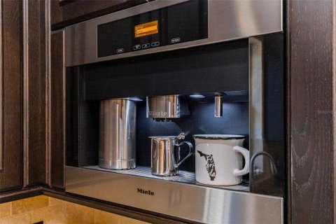 Купить виллу или дом в Сент-Питерсберг, Флорида 13 комнат, 312.71м2, № 1649335 - фото 12