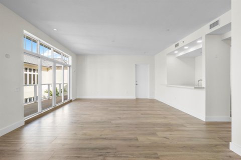 Condo in Palm Beach Shores, Florida, 2 bedrooms  № 2190931 - photo 14
