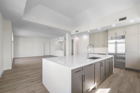 Condo in Palm Beach Shores, Florida, 2 bedrooms  № 2190931 - photo 11