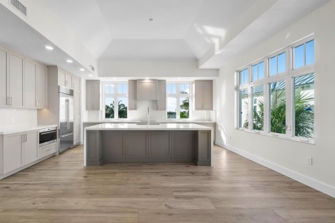 Condo in Palm Beach Shores, Florida, 2 bedrooms  № 2190931 - photo 10