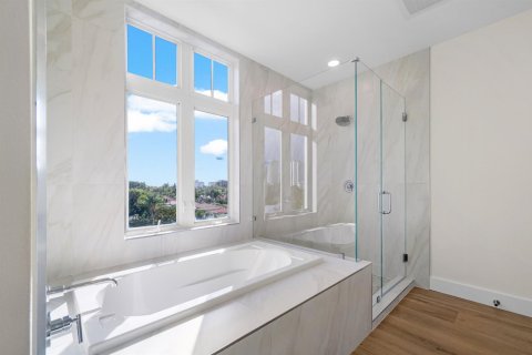 Condo in Palm Beach Shores, Florida, 2 bedrooms  № 2190931 - photo 18