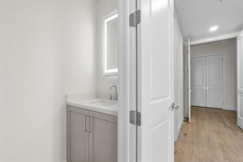 Condo in Palm Beach Shores, Florida, 2 bedrooms  № 2190931 - photo 16