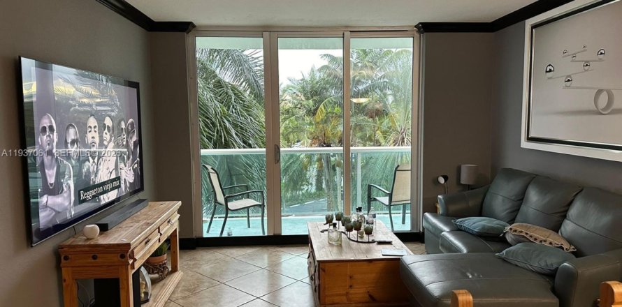 Condo in Hollywood, Florida, 2 bedrooms  № 2057281