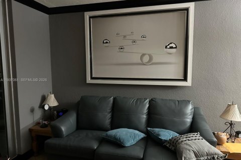 Condo in Hollywood, Florida, 2 bedrooms  № 2057281 - photo 4