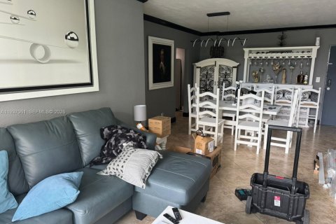 Condo in Hollywood, Florida, 2 bedrooms  № 2057281 - photo 5