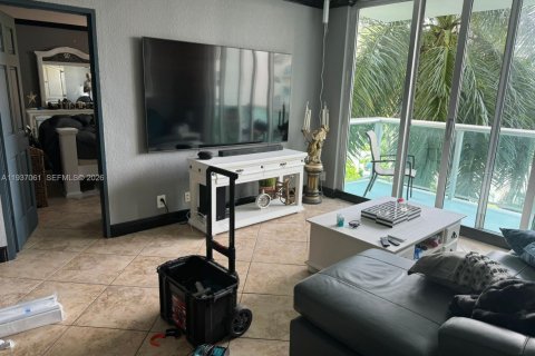 Condo in Hollywood, Florida, 2 bedrooms  № 2057281 - photo 7