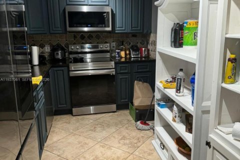 Condo in Hollywood, Florida, 2 bedrooms  № 2057281 - photo 8