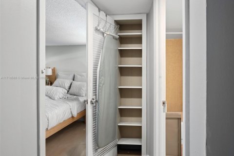 Купить кондоминиум в Санрайз, Флорида 2 спальни, 78.97м2, № 2088555 - фото 20