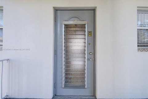 Купить кондоминиум в Санрайз, Флорида 2 спальни, 78.97м2, № 2088555 - фото 11