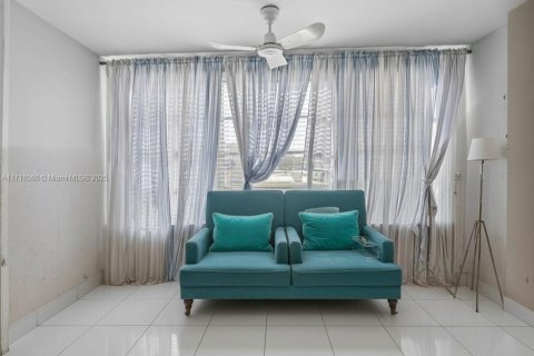 Купить кондоминиум в Санрайз, Флорида 2 спальни, 78.97м2, № 2088555 - фото 17